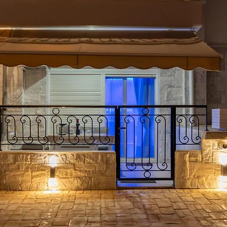 Crystal House * Neos Marmaras