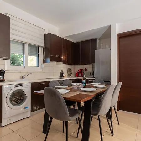 Crystal House Apartment *