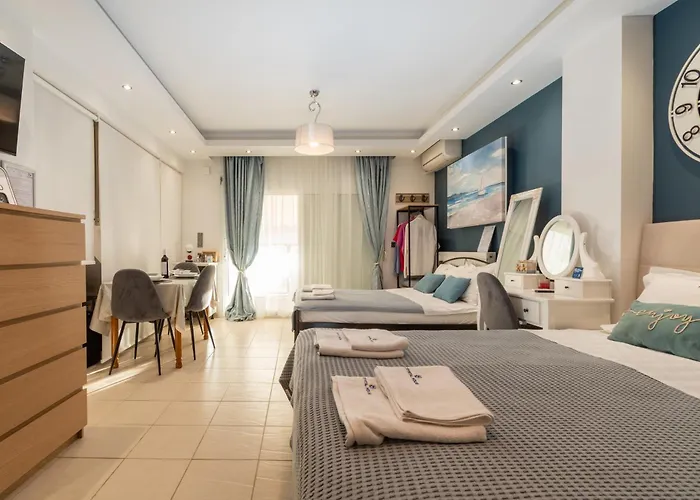 Crystal House Neos Marmaras