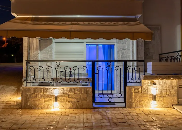 Crystal House * Neos Marmaras