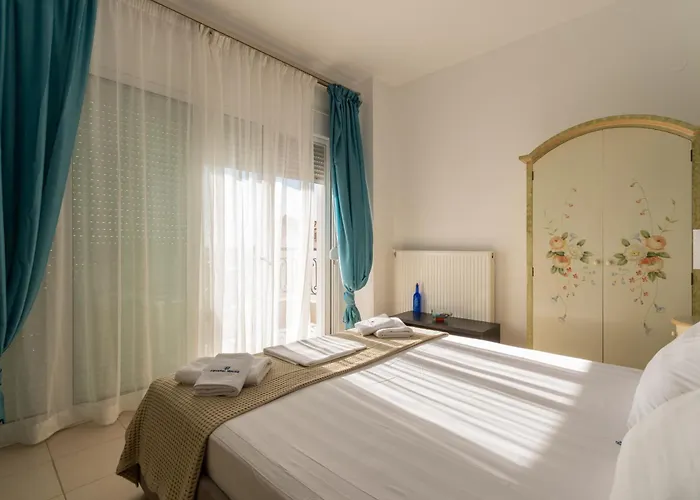 Crystal House Neos Marmaras