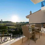 Crystal House * Νέος Μαρμαράς