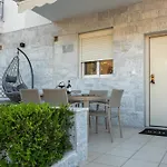 Crystal House * Νέος Μαρμαράς